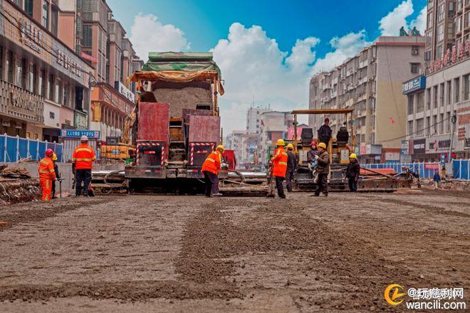 慈利縣零陽中路完成水穩層施工,預計將于12月26日按時通車