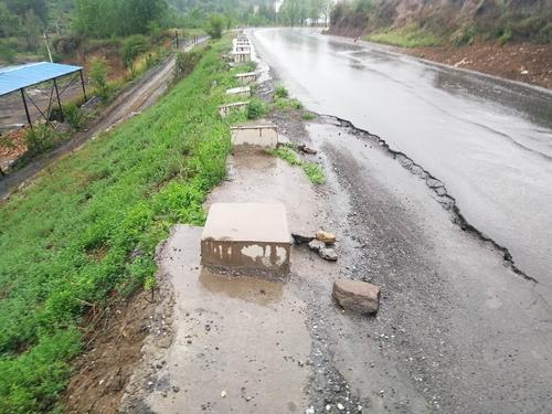 路路通拌和廠(chǎng)瀝青混凝土加工工作動(dòng)態(tài)