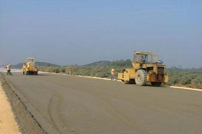 水穩(wěn)層在道路建設(shè)中的重要性及其與混凝土的關(guān)系